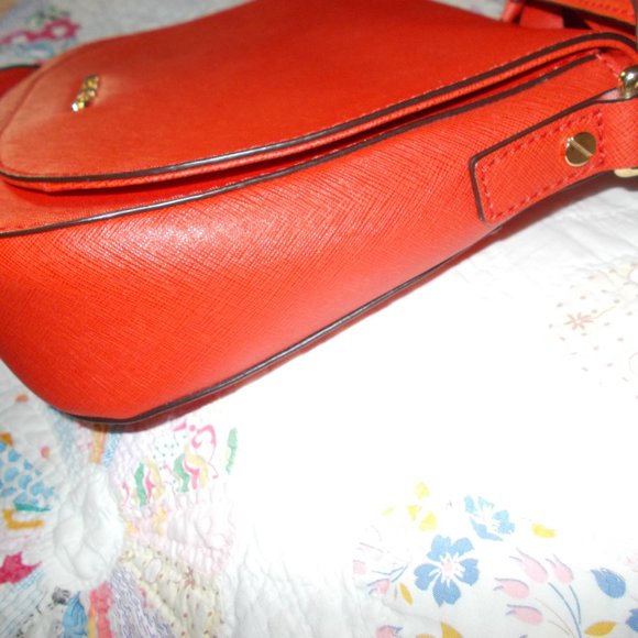 Michael Kors New Saffiano Leather Saffiano Handbag - Picture 3 of 14